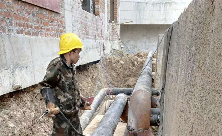 鋼材場焊管廠家，鋼材場鋼護筒加工，鋼鐵世界609mm螺旋管，609mm螺旋管