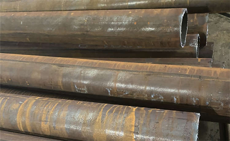 2320mm螺旋管，鋼材場2820mm螺旋焊管，埋地螺旋焊管廠家，DN1800螺旋鋼管