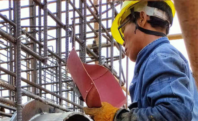 螺旋焊接鋼管,鋼材場防腐螺旋管廠家,720-6-8-10-12mm螺旋焊管,鋼材場2520mm螺旋焊管